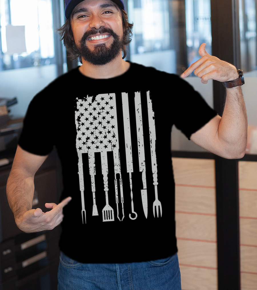 Vintage BBQ Smoker Grilling Barbecue Pitmaster American Flag Tools T-Shirt