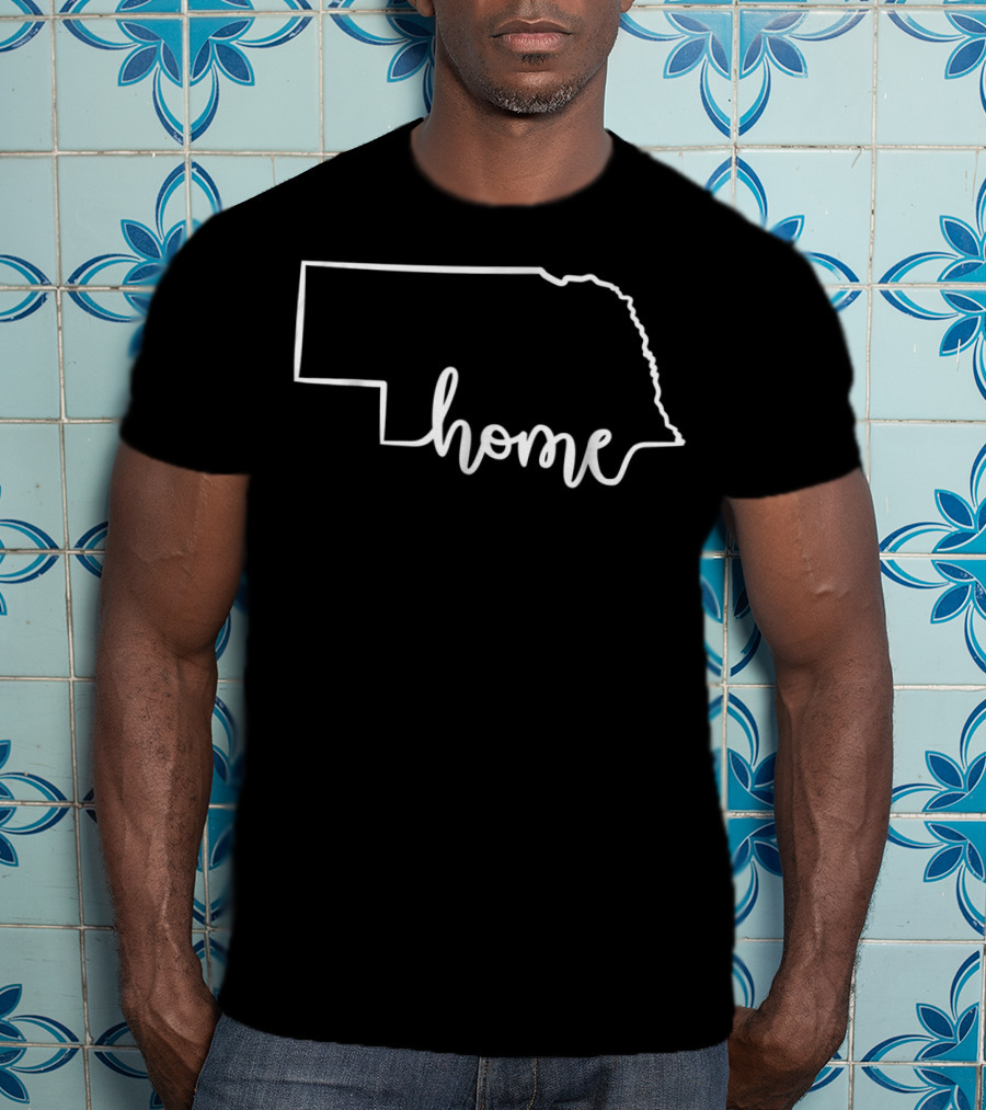 Cute Nebraska Home Midwesterner State Outline Minimalist T-Shirt