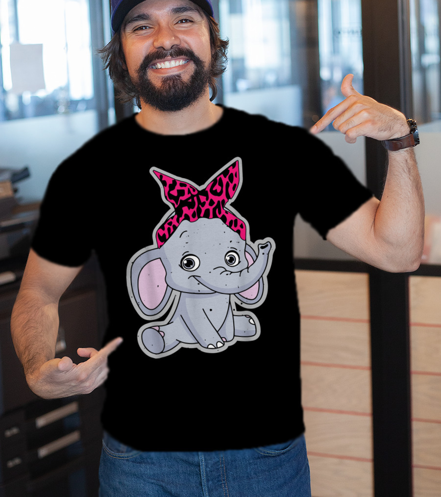 Elephants Cute Cartoon With Pink Leopard Bow T-Shirt