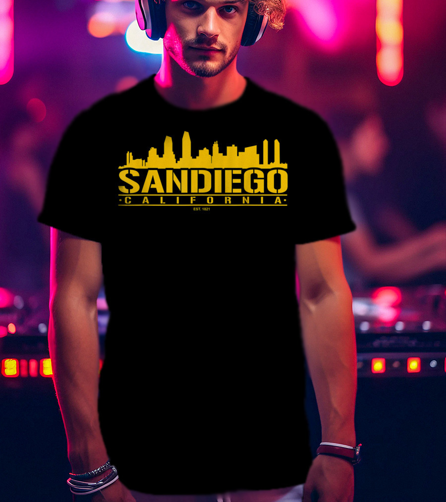 San Diego California Skyline Est. 1821 Cool Classic Look T-Shirt