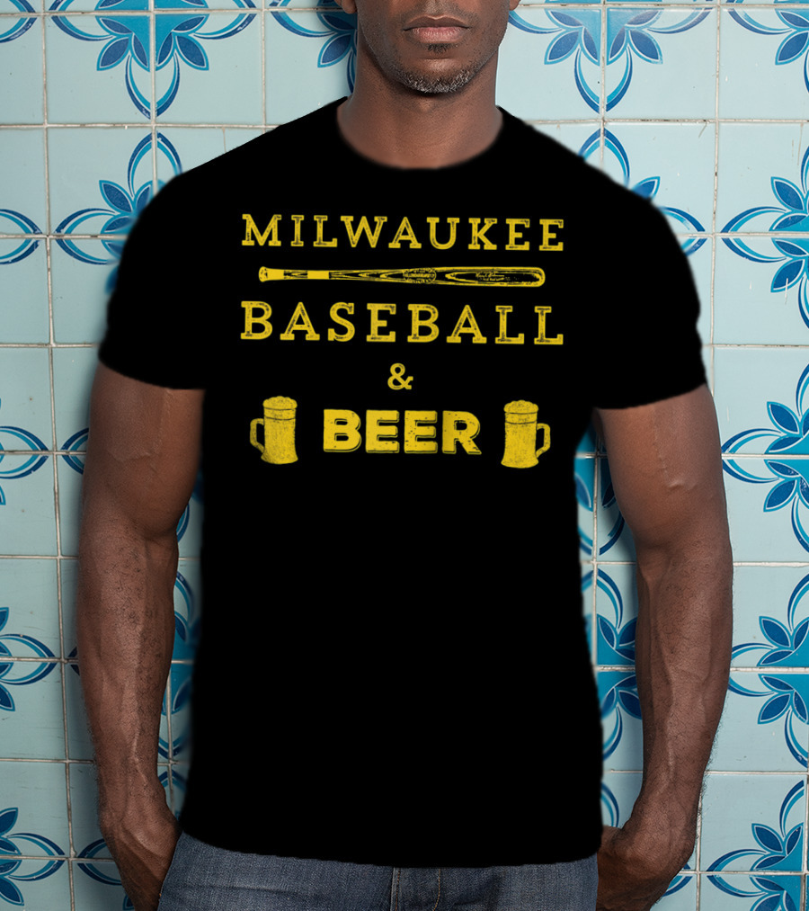 Milwaukee Baseball Bat And Beer Mugs Fan T-Shirt