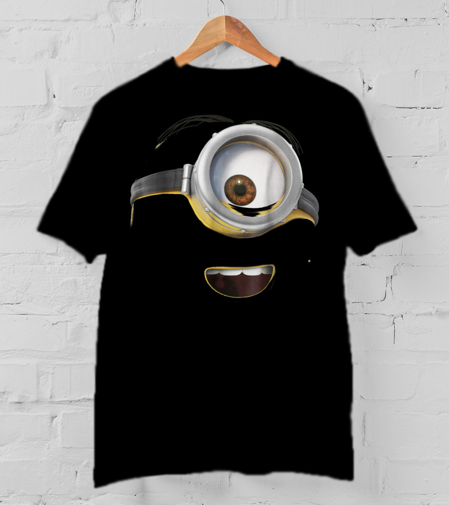 Despicable Me Minions Stuart Face Close-Up One-Eyed Goggle Smile T-Shirt