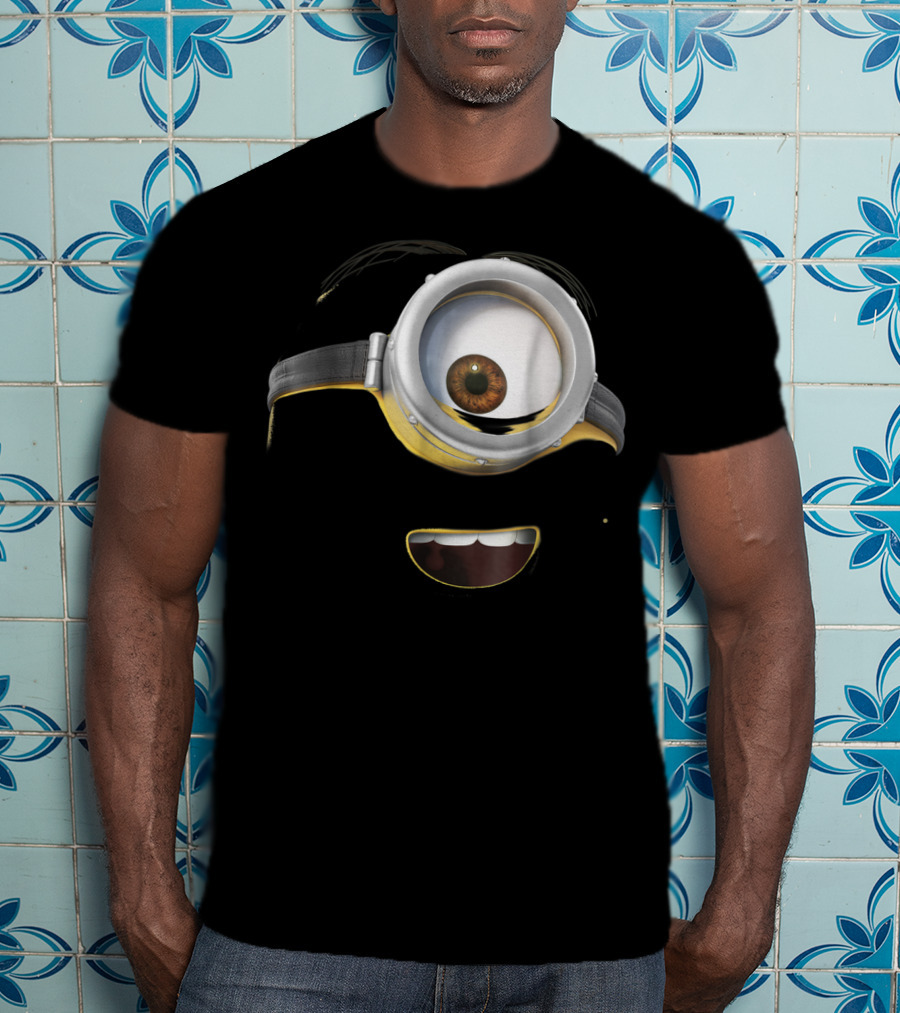 Despicable Me Minions Stuart Face Close-Up One-Eyed Goggle Smile T-Shirt
