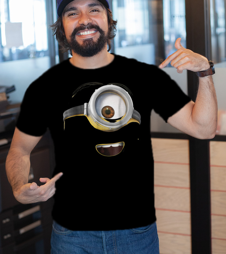 Despicable Me Minions Stuart Face Close-Up One-Eyed Goggle Smile T-Shirt