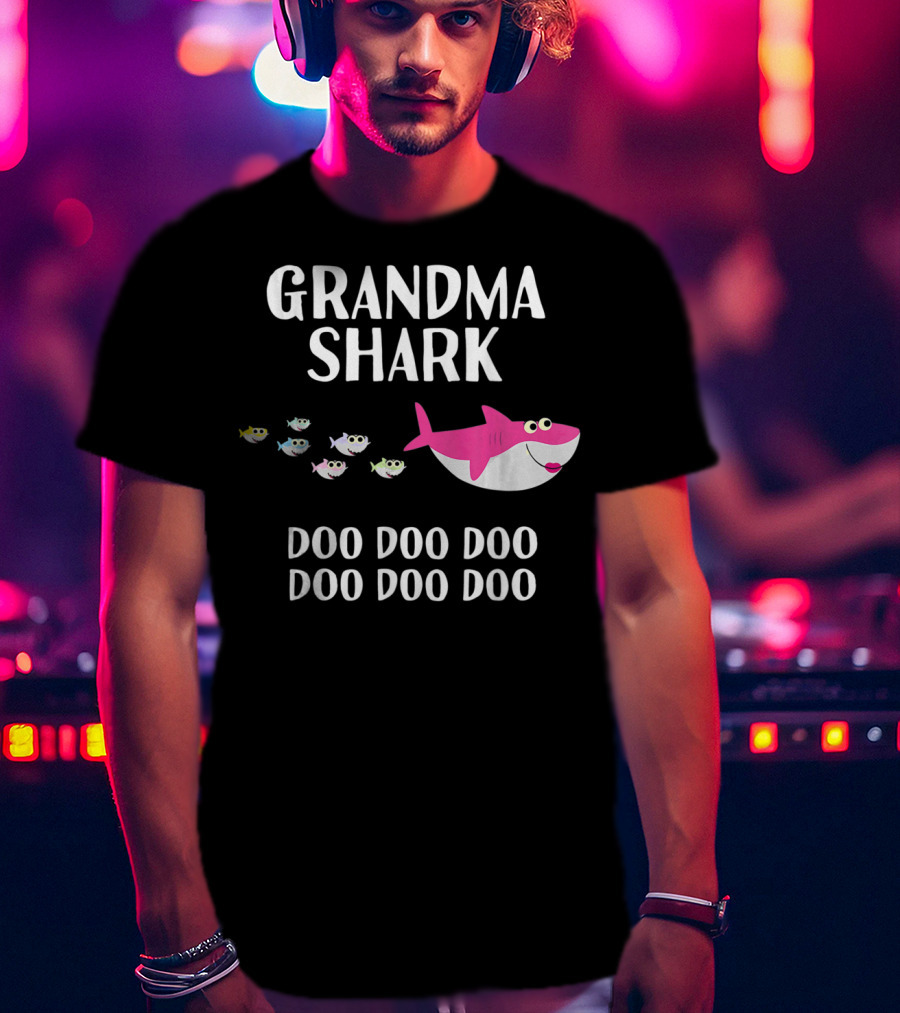 Grandma Shark Doo Doo Doo Family Matching T-Shirt