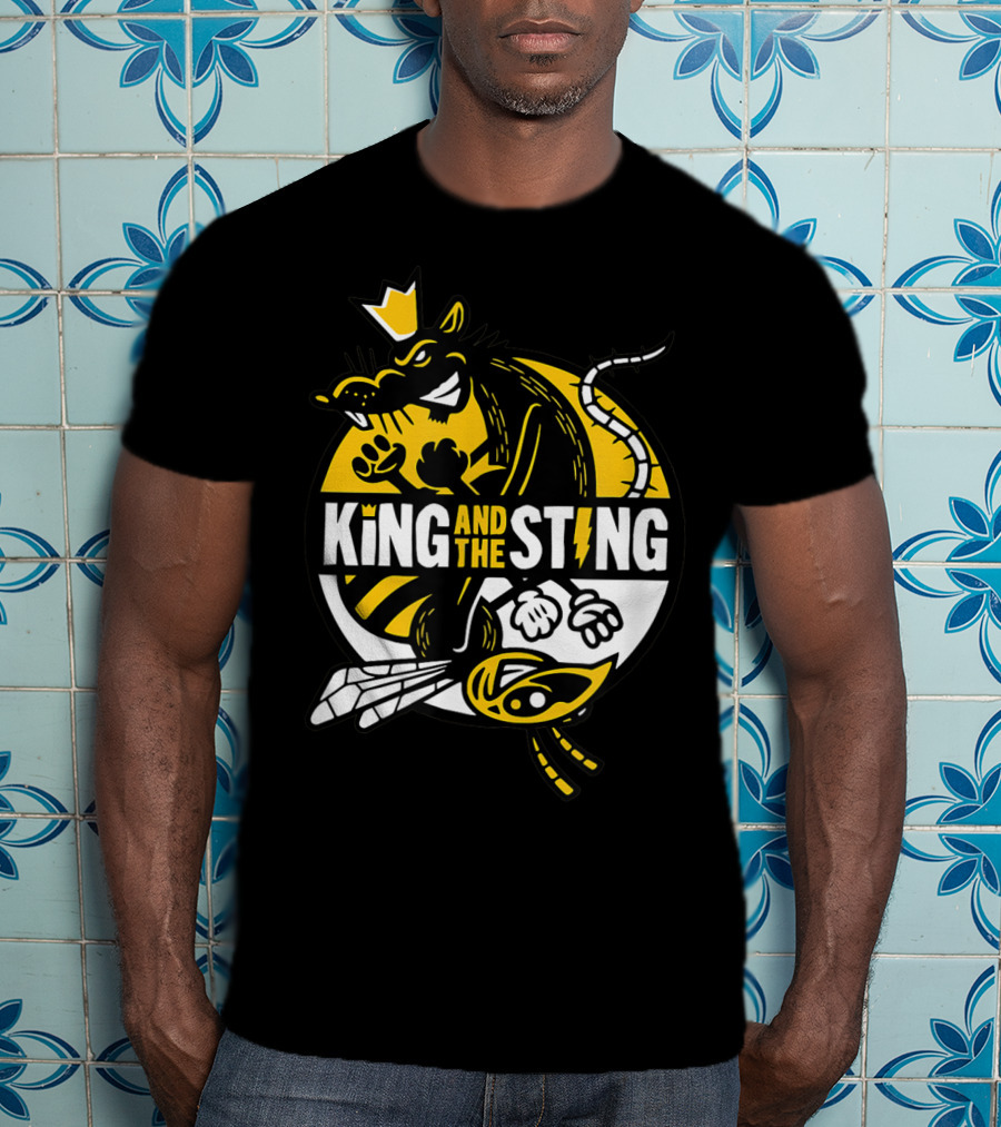 KING AND THE STING Crowned Rat And Bee Emblem T-Shirt