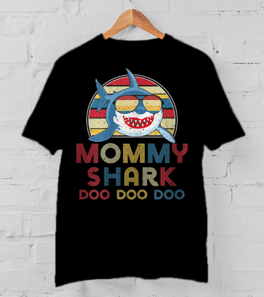 Mommy Shark Doo Doo Doo Retro T-Shirt