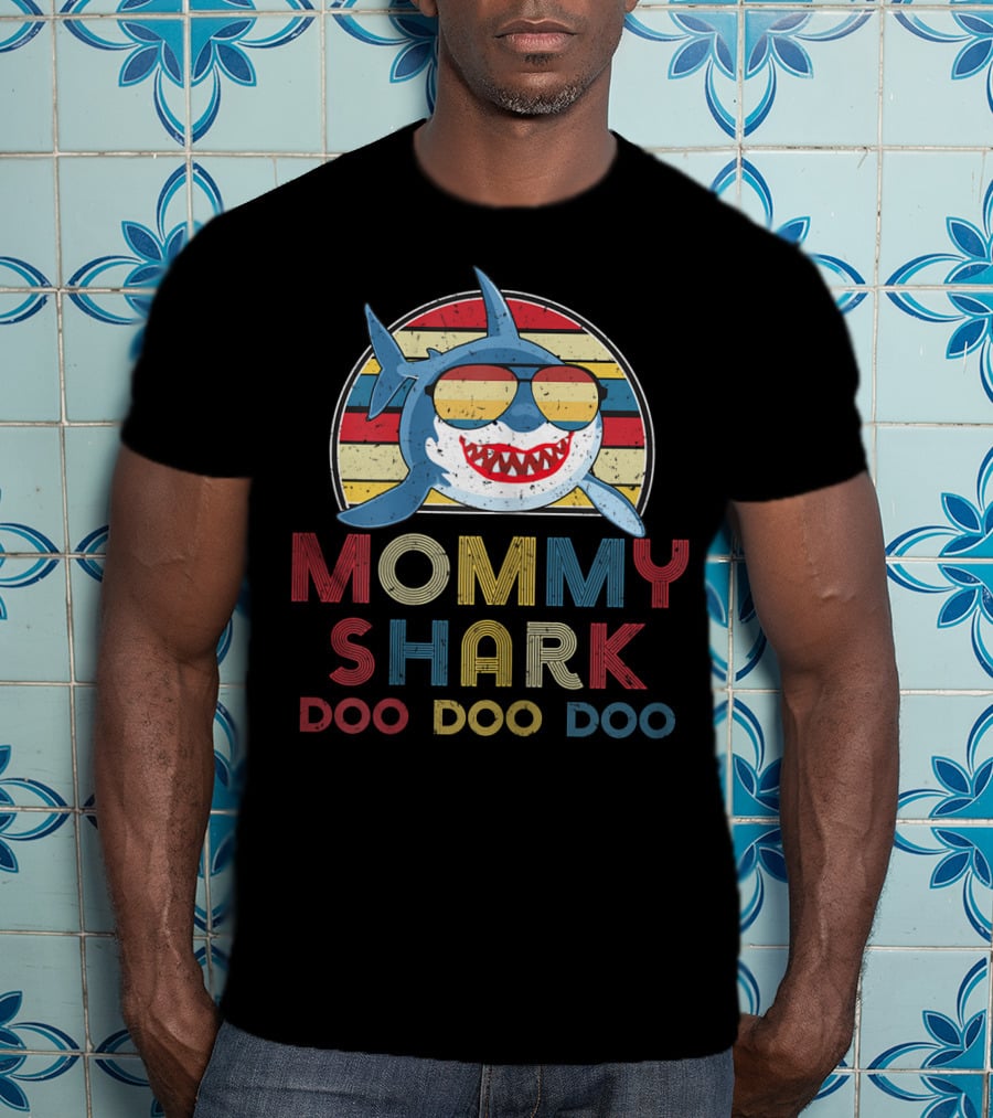 Mommy Shark Doo Doo Doo Retro T-Shirt