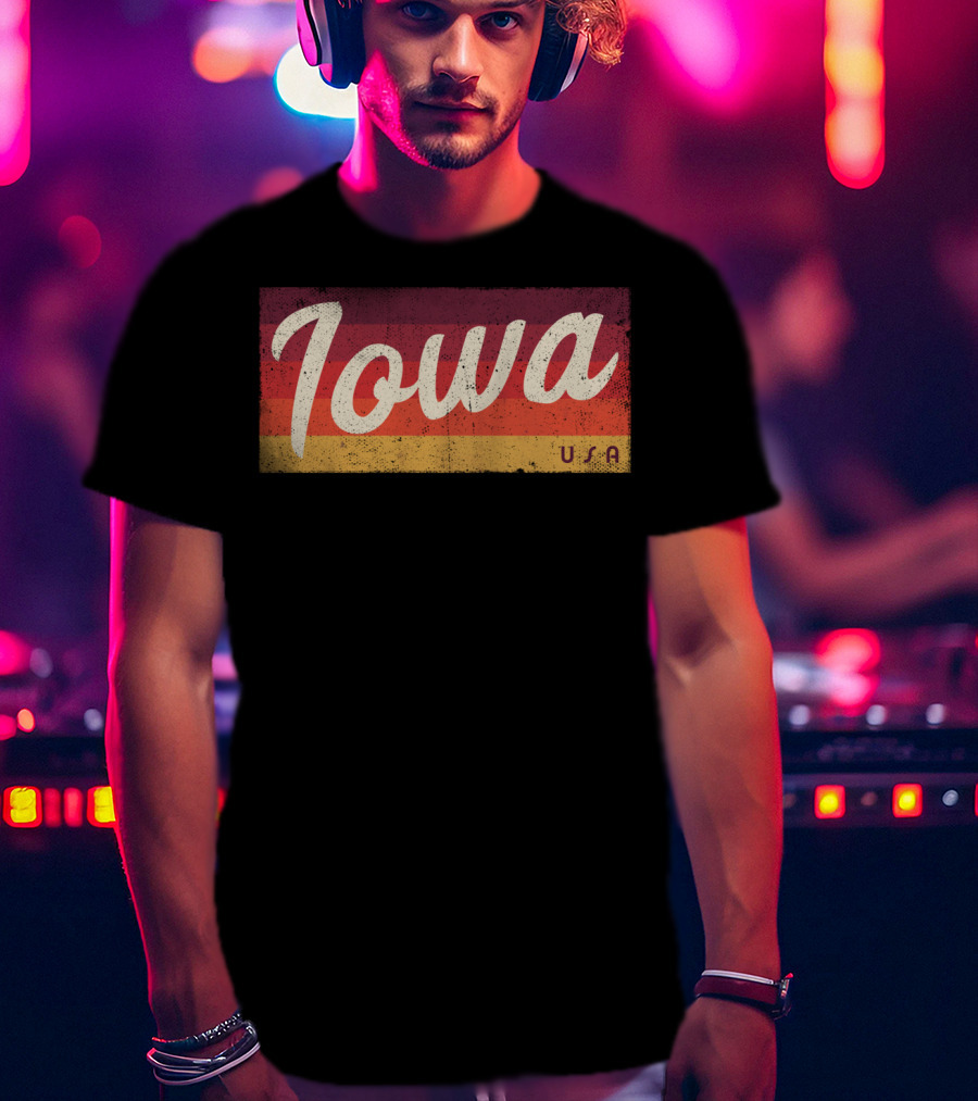 Iowa USA Vintage Classic Retro Stripes T-Shirt