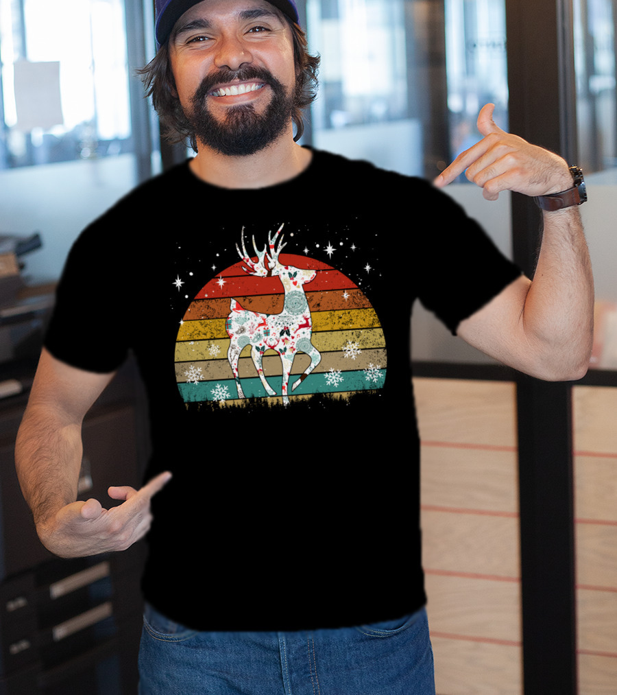 Vintage Retro Reindeer Snowflakes Christmas T-Shirt