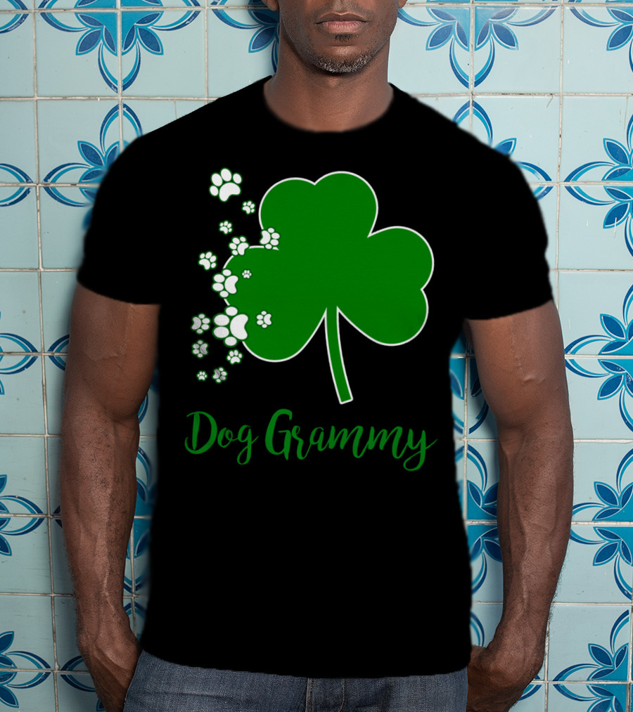 Dog Grammy Irish Shamrock With Paw Prints Best Grandmother's T-Shirt