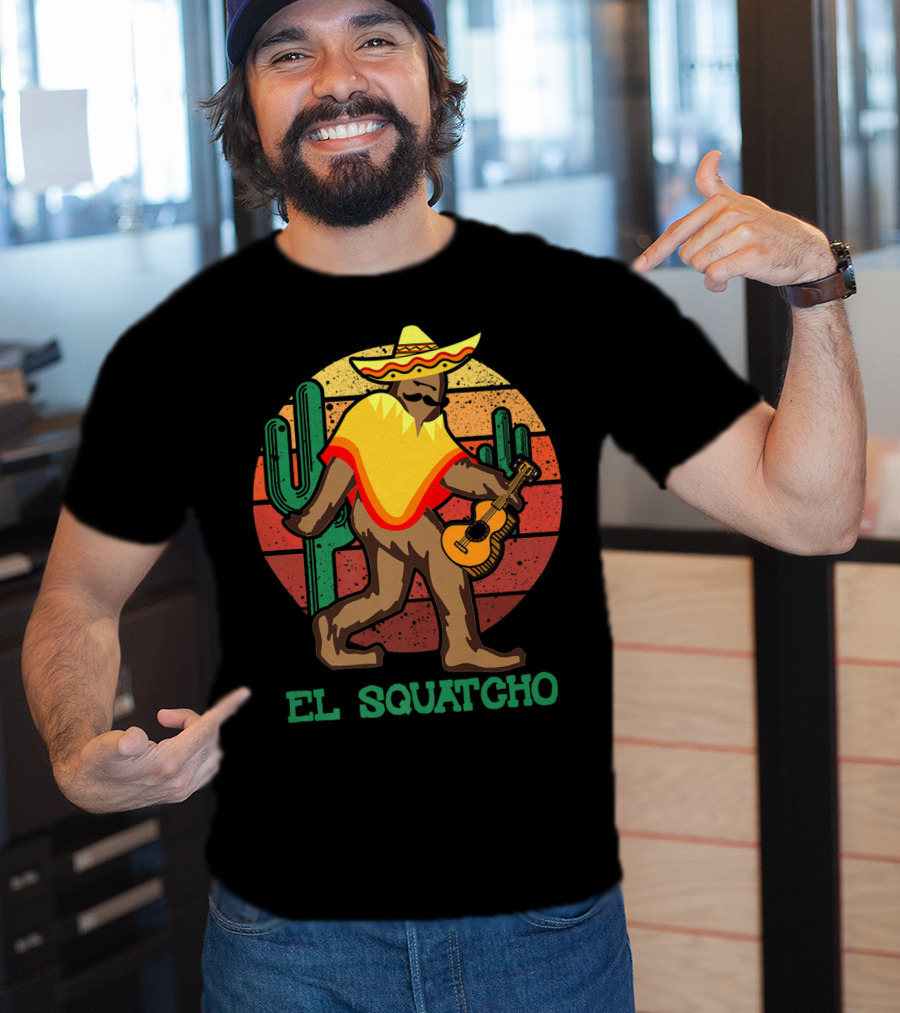 El Squatcho Mexican Sasquatch Bigfoot Cinco De Mayo Cactus Sunset Sombrero Guitar T-Shirt