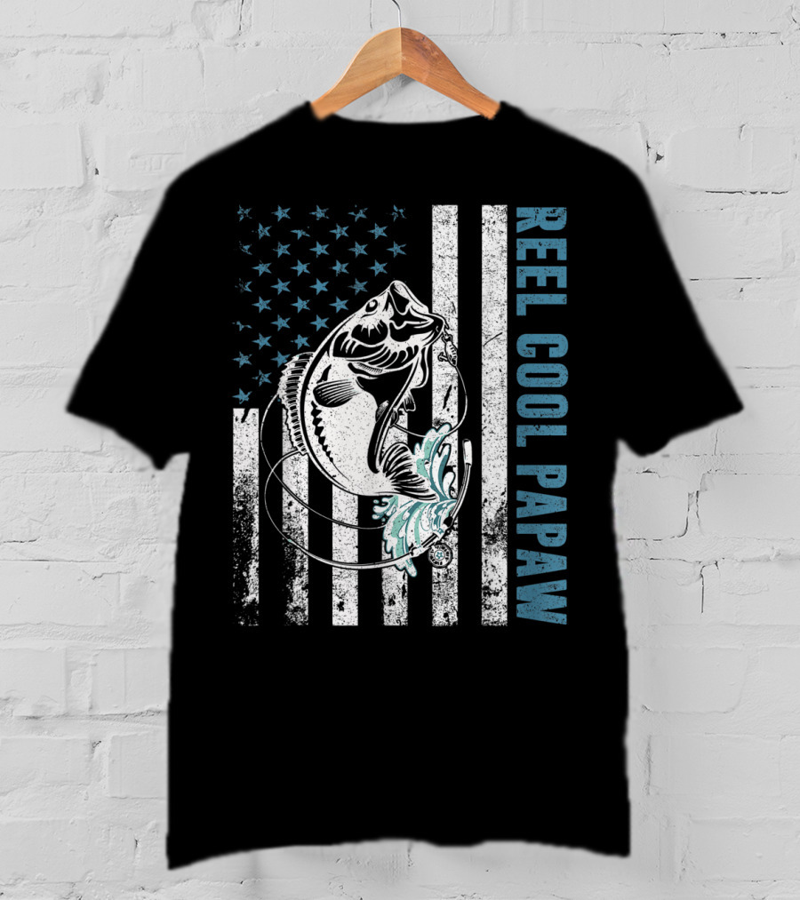 Reel Cool Papaw American Fishing Lovers Patriotic Vintage Bass T-Shirt