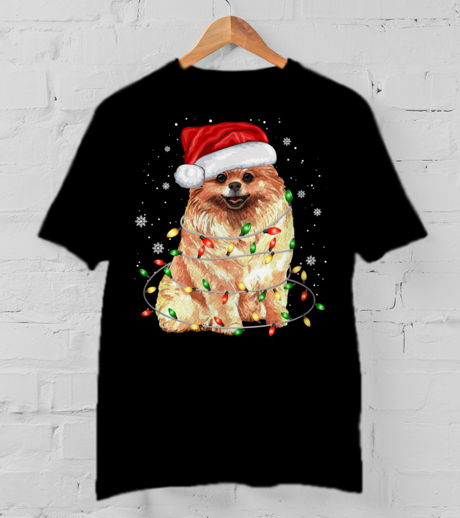 Pomeranian In Santa Hat With Christmas Lights And Snowflakes T-Shirt