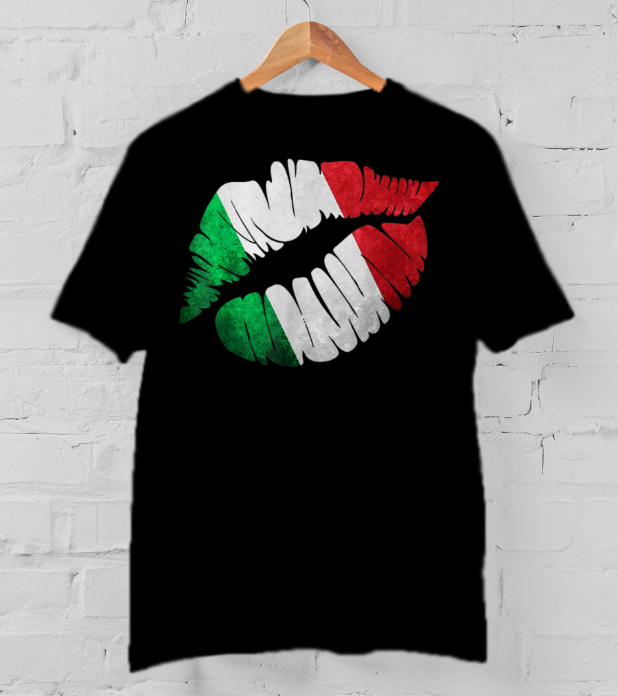 Italy Flag Distressed Patriotic Kiss T-Shirt