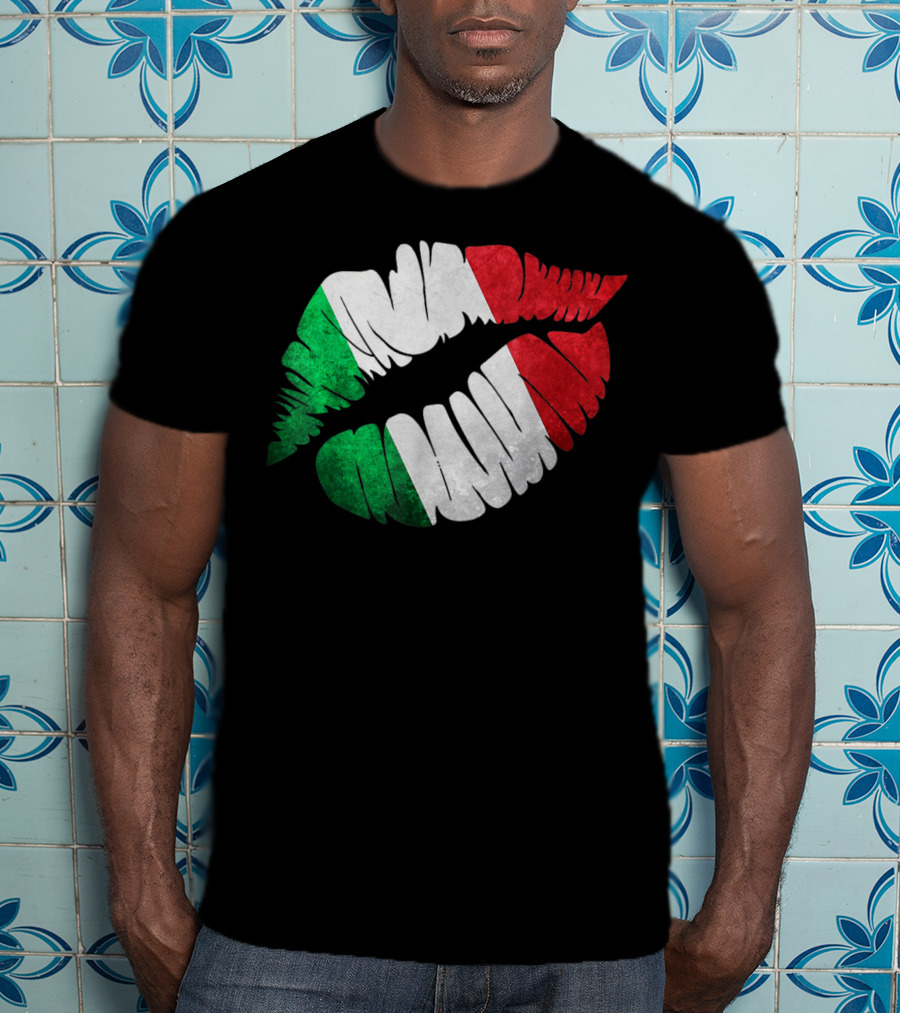 Italy Flag Distressed Patriotic Kiss T-Shirt