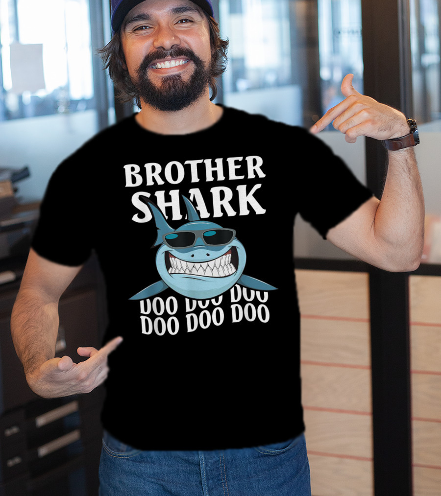 Brother Shark Doo Doo Doo Sunglasses Cool Smile T-Shirt