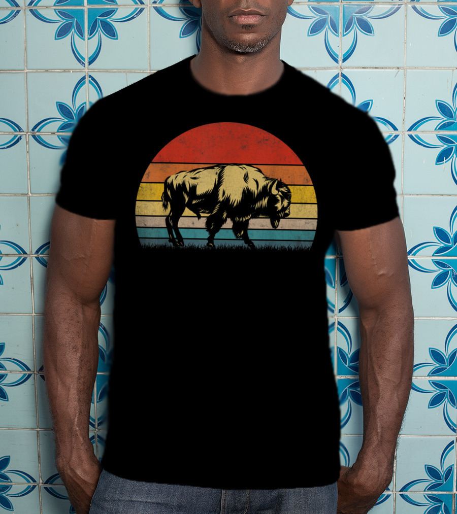 Buffalo Bison Sunset Vintage 70s Natur Retro Stripes T-Shirt