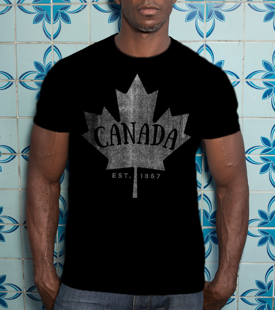 Canada Est 1867 Maple Leaf Emblem T-Shirt