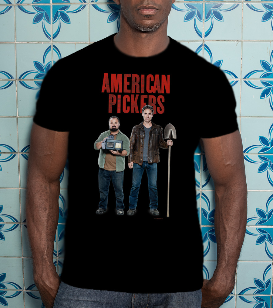 American Pickers Mike Frank Holding Vintage Television And Shovel T-Shirt