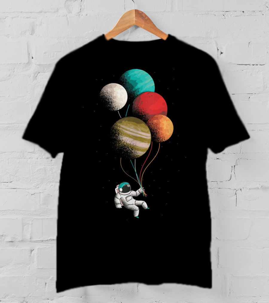 Cute Astronaut Floating With Planet Balloons In Space T-Shirt