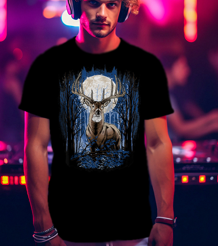 Big Whitetail Buck With Full Moon In Forest Deer For Hunters T-Shirt