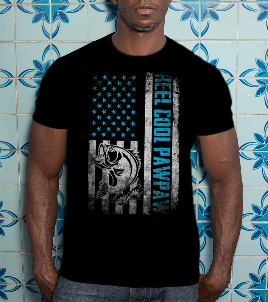 Father's Day Fishing Reel Cool Pawpaw With American Flag And Bass Fish T-Shirt
