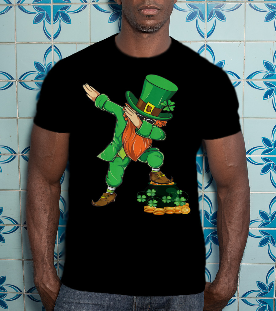 St Patricks Day Dabbing Leprechaun With Shamrocks And Gold Coins T-Shirt