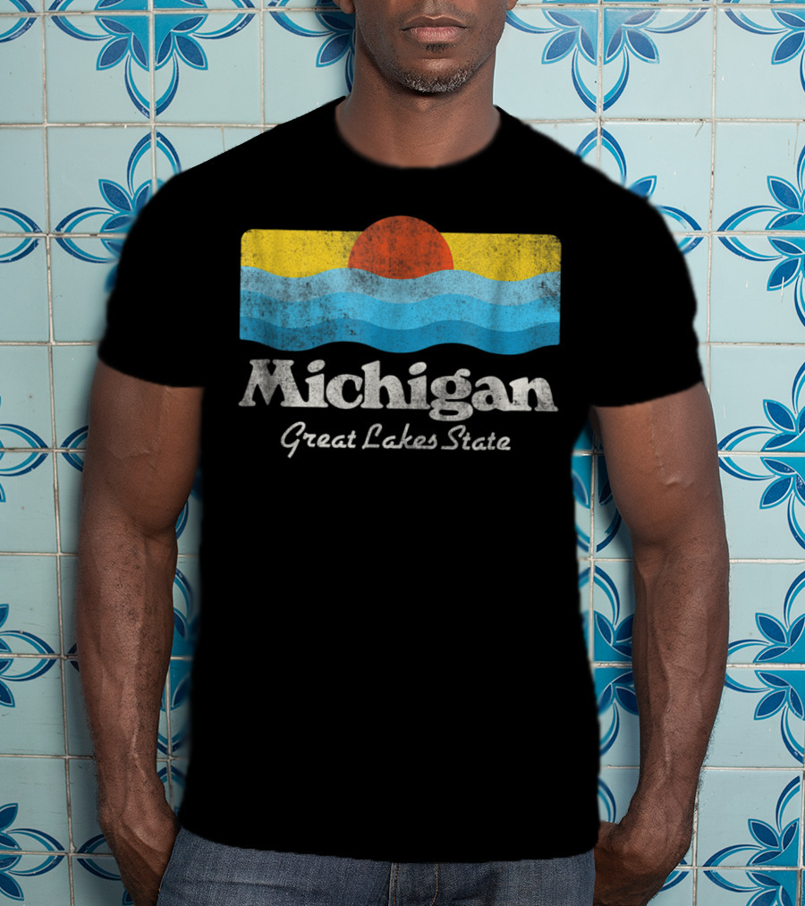 Michigan Great Lakes State Retro Sun And Waves T-Shirt