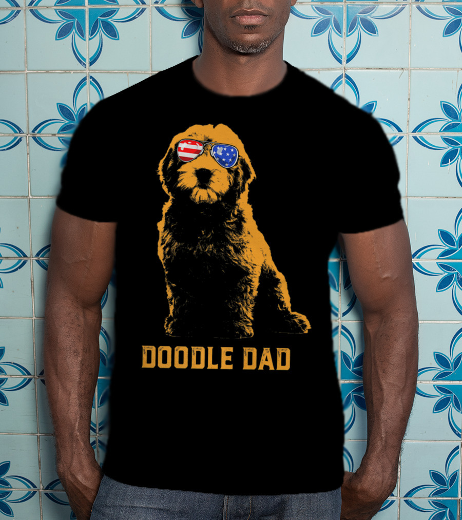 Doodle Dad Men's Goldendoodle With American Flag Sunglasses T-Shirt