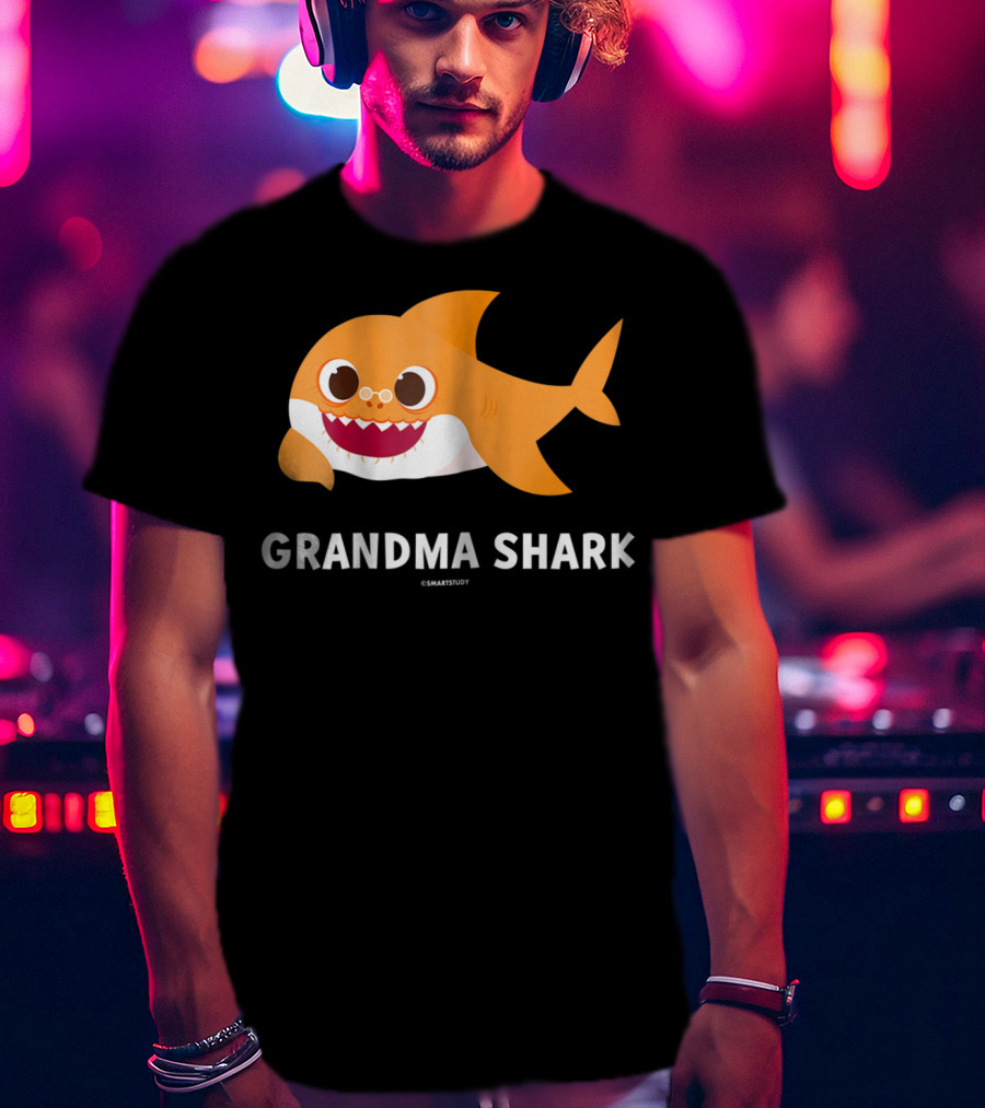 Grandma Shark Pinkfong SmartStudy Official Merchandise T-Shirt