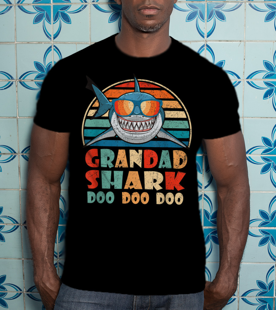 Grandad Shark Doo Doo Doo Vintage Stripes Sunglasses Mens Family Birthday T-Shirt