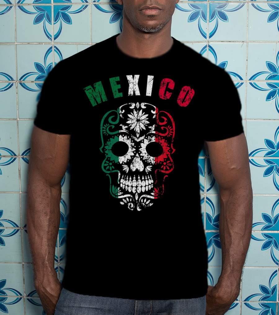 Mexico Distressed Sugar Skull Soccer Fan T-Shirt