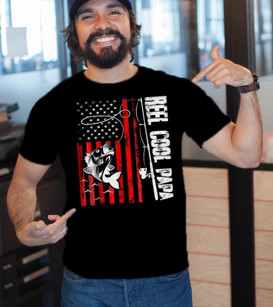 Reel Cool PAPA Fishing Lover American Flag T-Shirt
