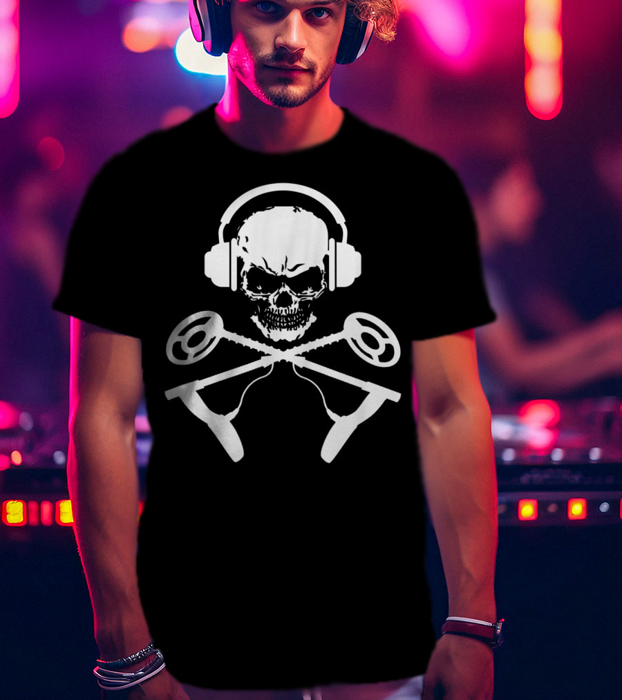 Skull Crossbones Headphones Metal Detecting T-Shirt