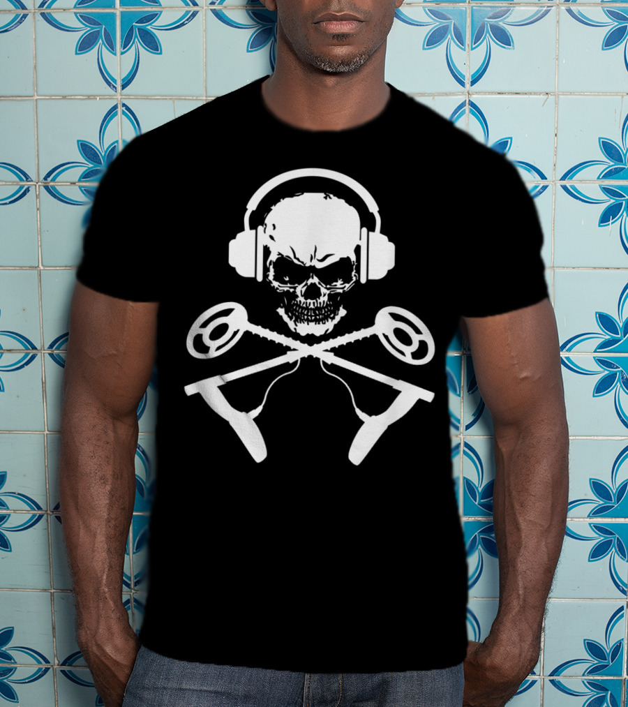 Skull Crossbones Headphones Metal Detecting T-Shirt