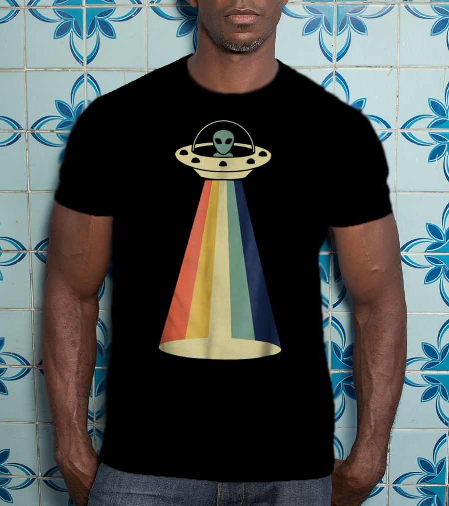Vintage Alien UFO Rainbow Beams T-Shirt