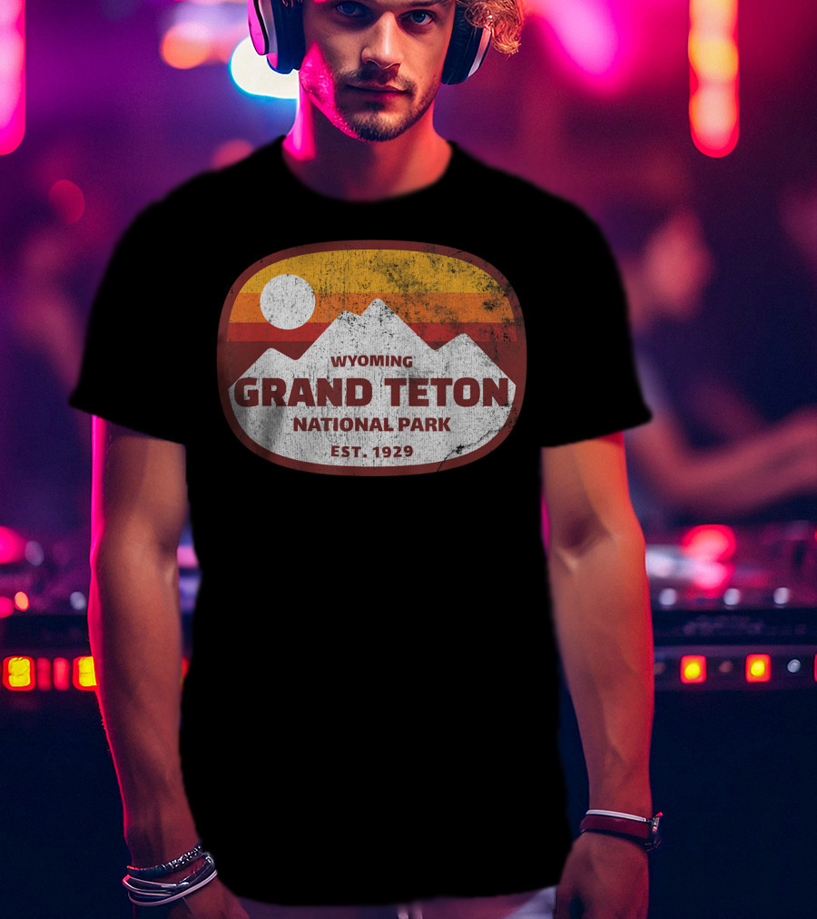 Wyoming Grand Teton National Park Est. 1929 Retro T-Shirt