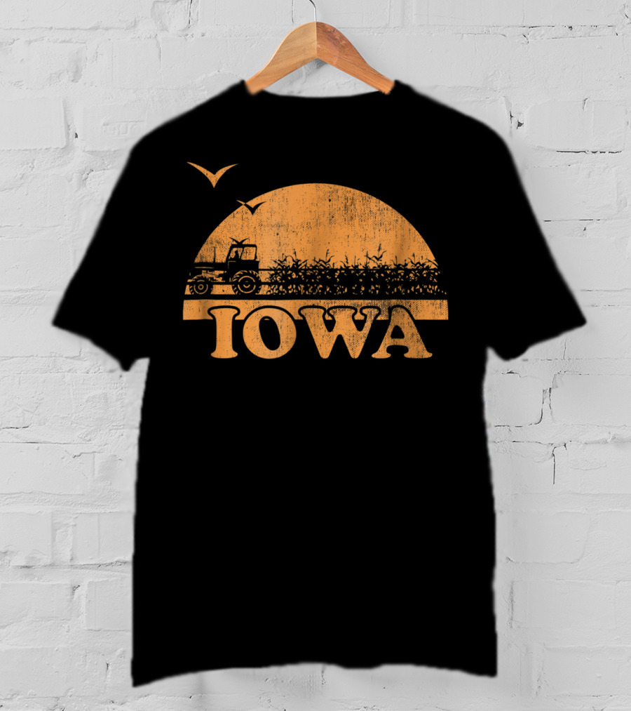Vintage Iowa 70s 80s Distressed Sunrise Tractor Scene T-Shirt