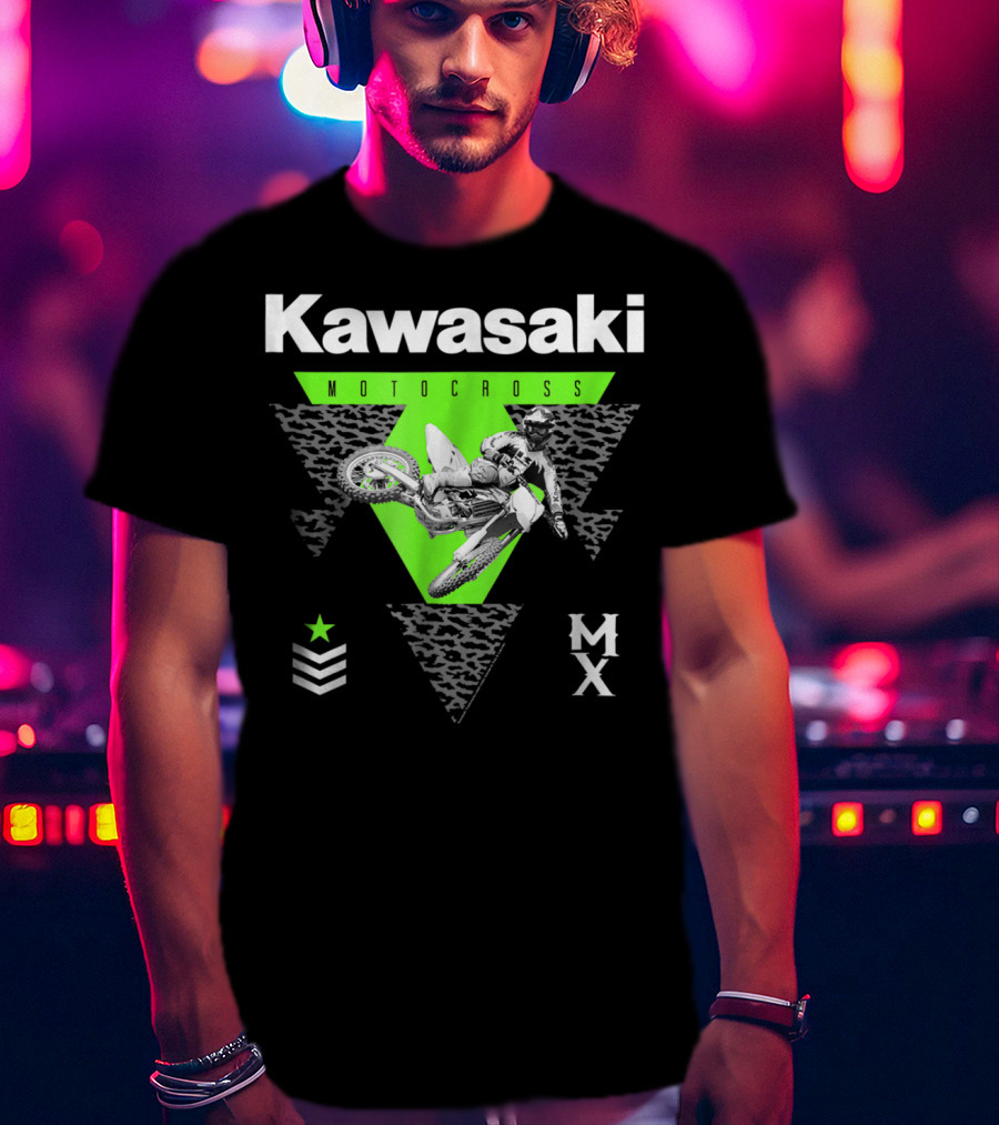 Kawasaki Motocross Classic Look 27272 MX Rider With Green Triangle And Chevron Star T-Shirt