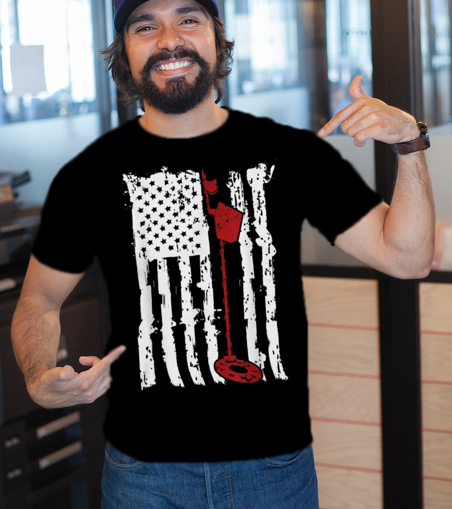 Metal Detector Vintage American Flag T-Shirt