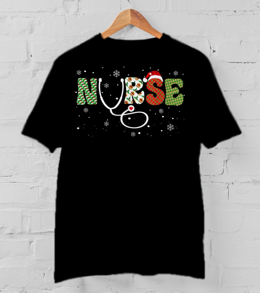 Nurse Snowflake Santa Hat Stethoscope Christmas T-Shirt