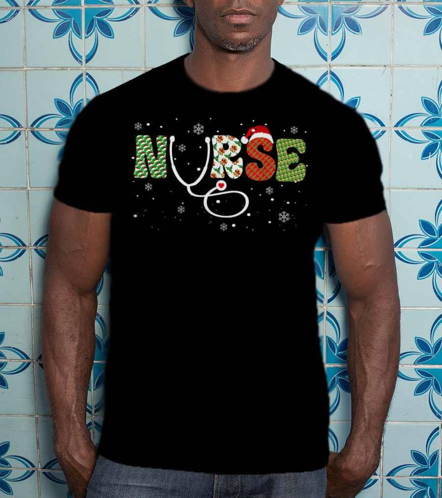 Nurse Snowflake Santa Hat Stethoscope Christmas T-Shirt