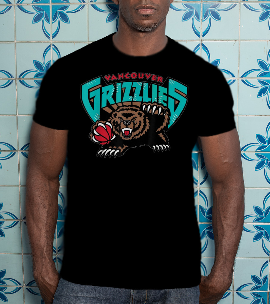 Vancouver Grizzlies Bear Holding Basketball T-Shirt
