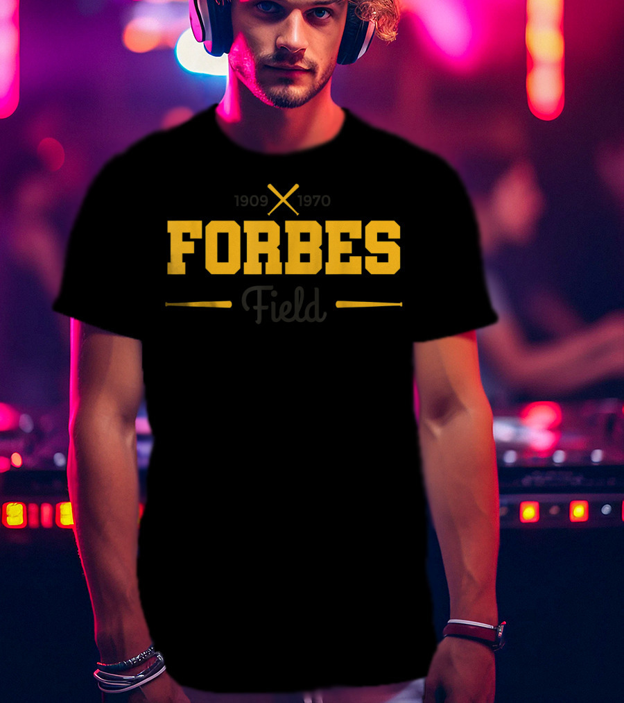 Forbes Field 1909-1970 Pittsburgh Baseball Crossed Bats And Bat T-Shirt