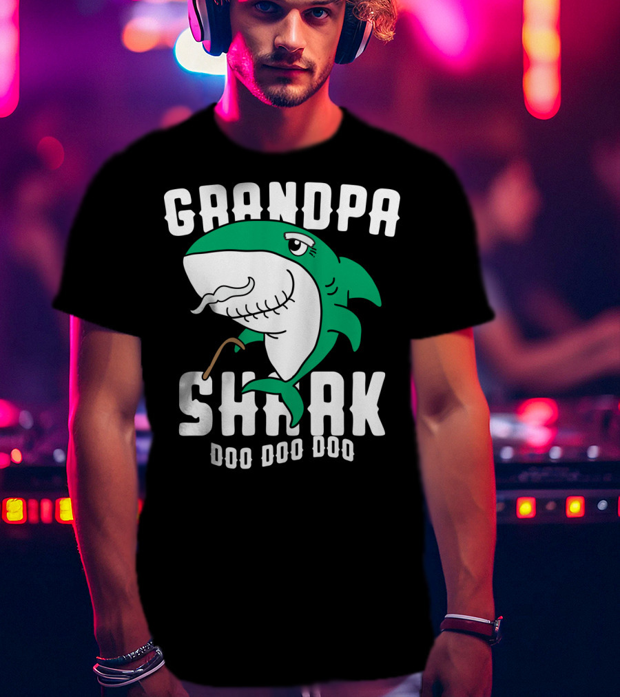 Grandpa Shark Doo Doo Doo Halloween Chr Dad Grandfather T-Shirt