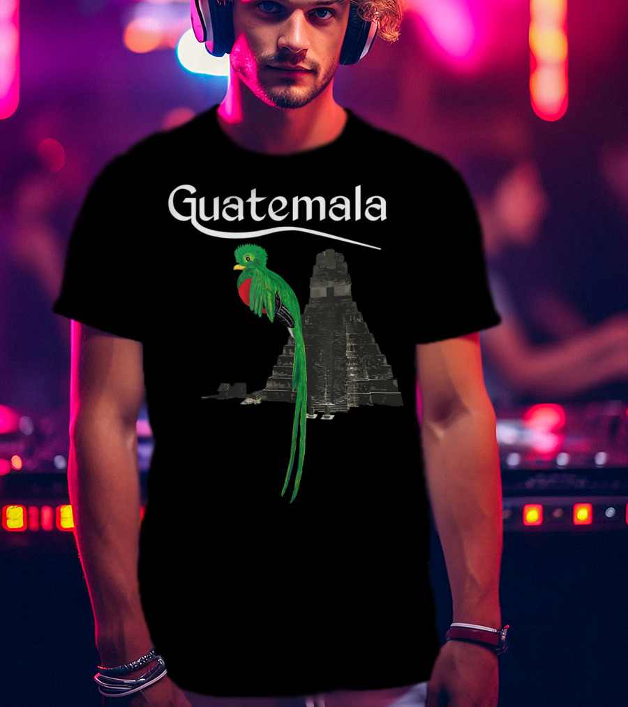 Guatemala Quetzal Chapin Vintage Maya Antigu Pyramid T-Shirt