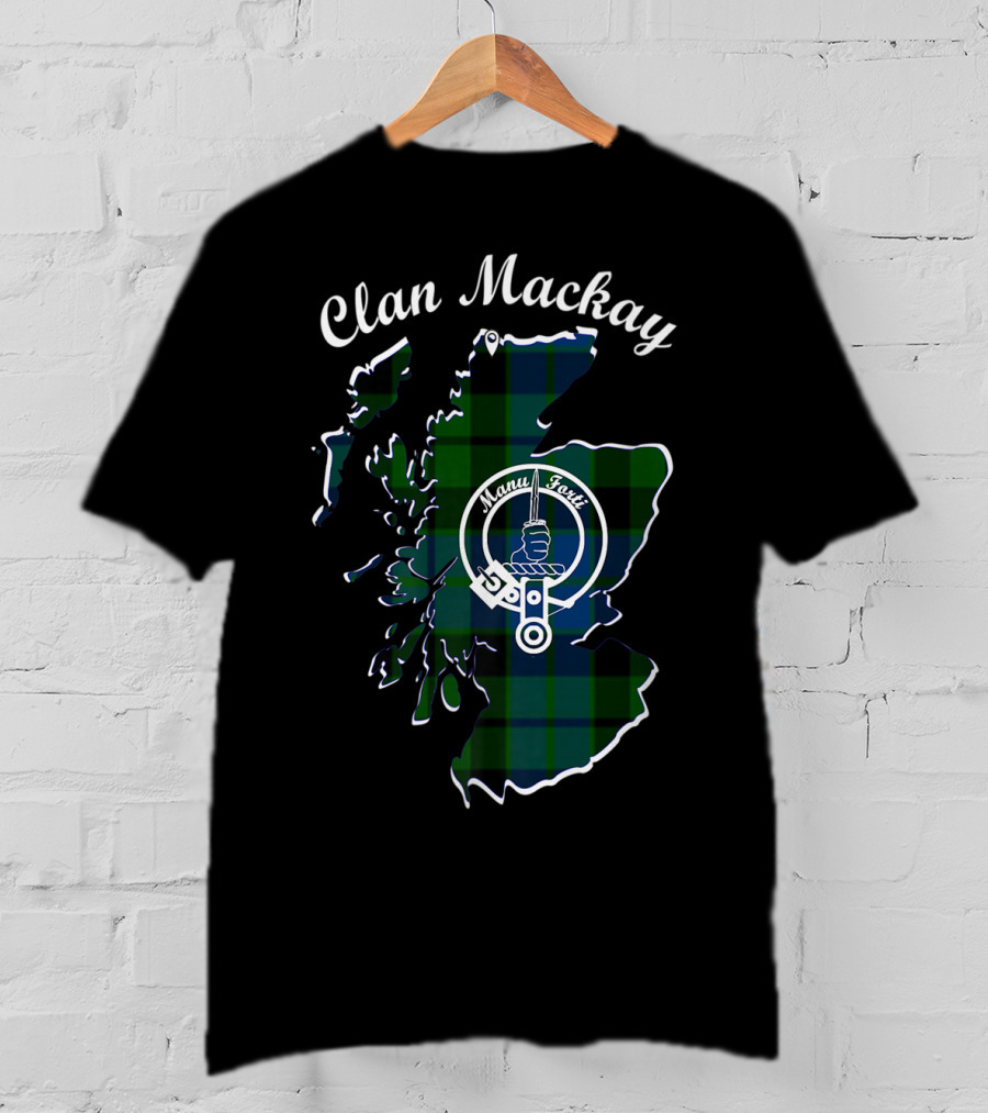 Clan Mackay Scottish Tartan Map Manu Forti Badge T-Shirt