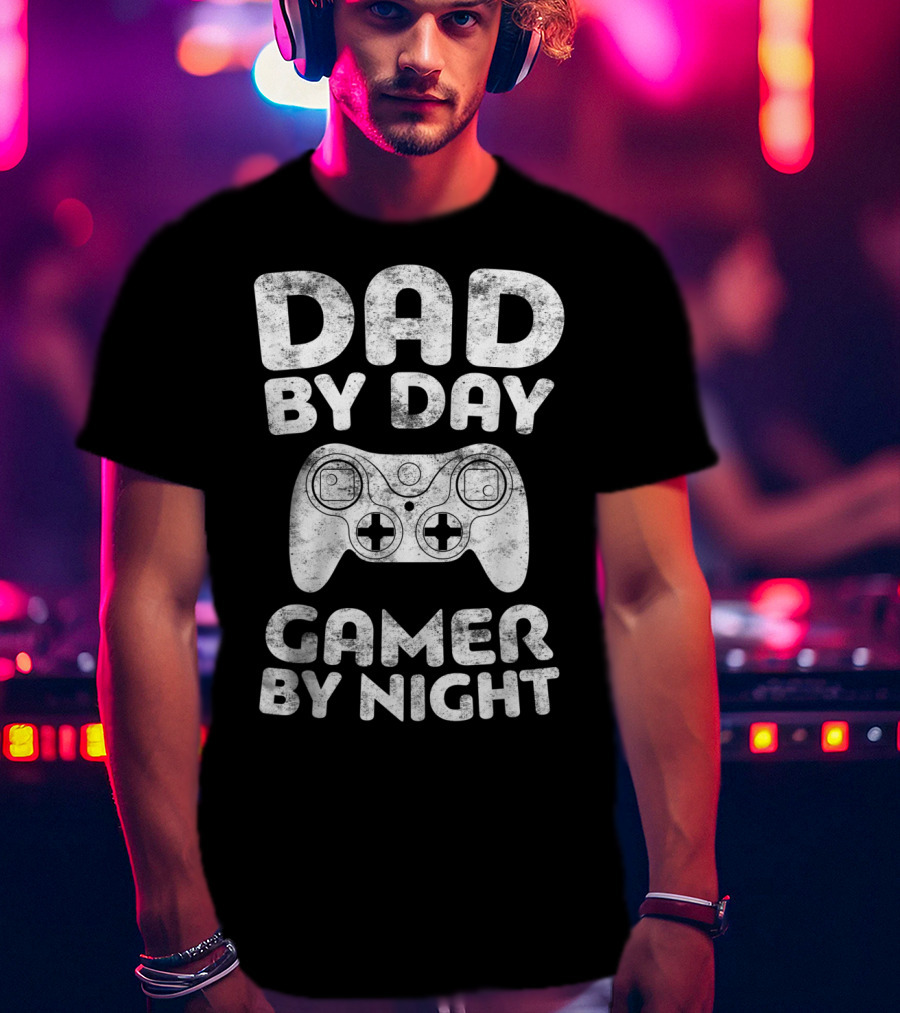 Dad By Day Gamer By Night Game Controller T-Shirt