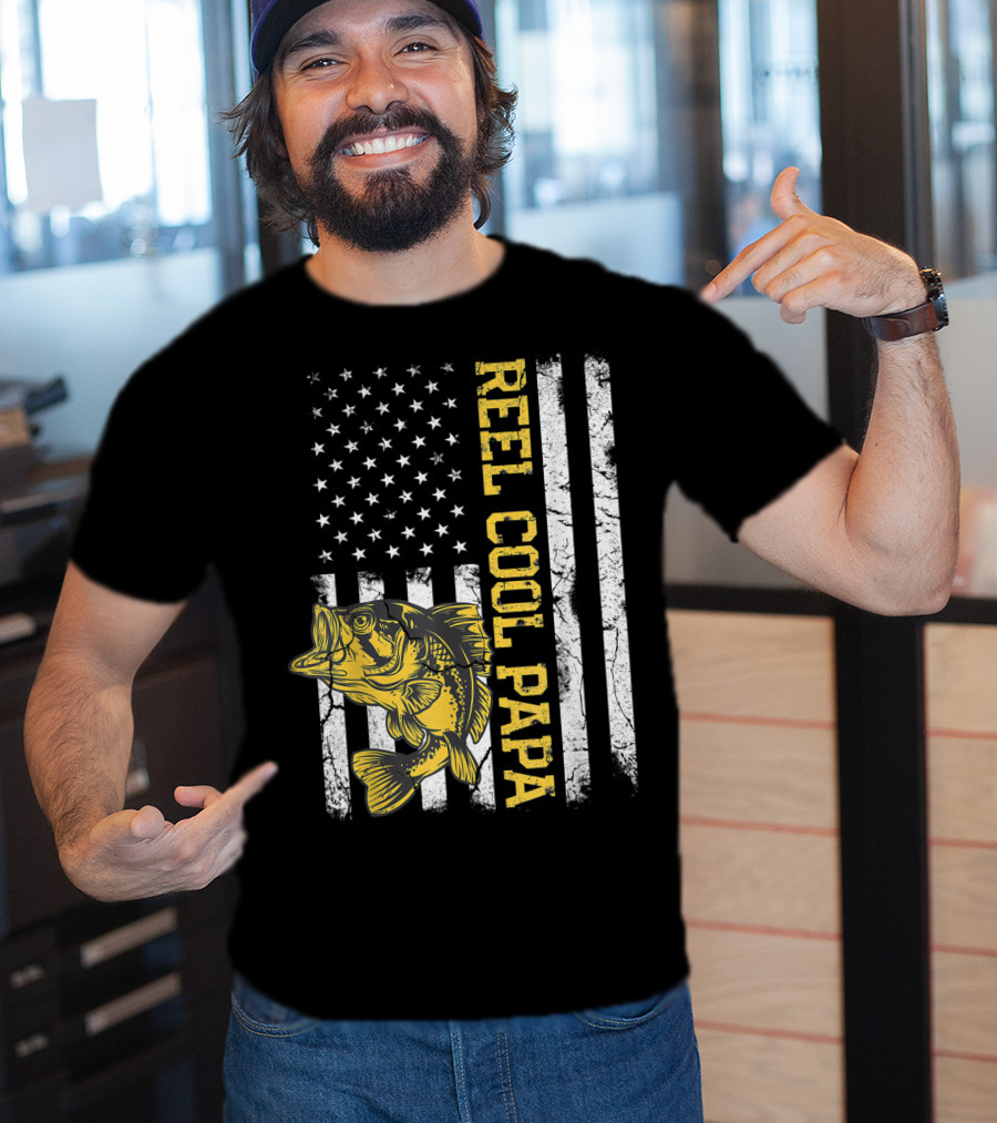 Father's Day Fishing Reel Cool Papa American Flag Bass T-Shirt